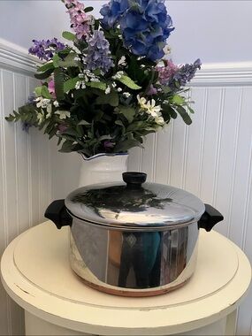 Revere Ware Stainless Steel 4 1/2 Quart Copper Clad Bottom Stock Pot With Lid